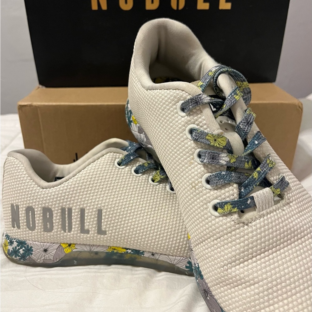Nobull athletic trainers women’s size 9/ men’s 7.5
